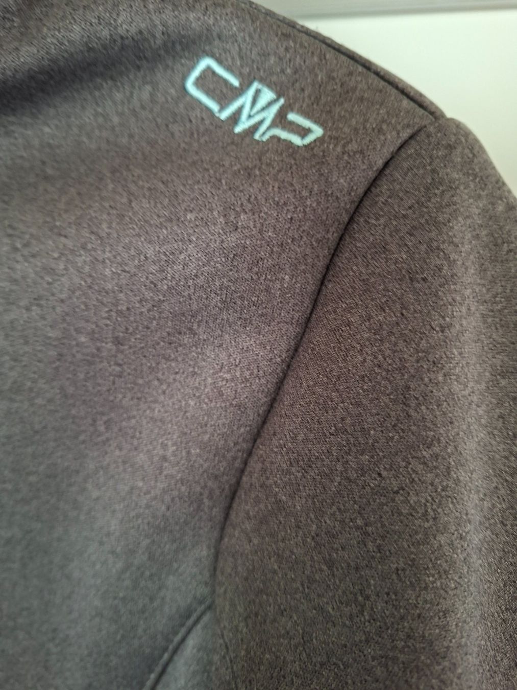 CMP Giacche: CMP Softshelljacke grau mit Kapuze guter Zustand – Usato da Ehrendingen venduto da CHMEX 1