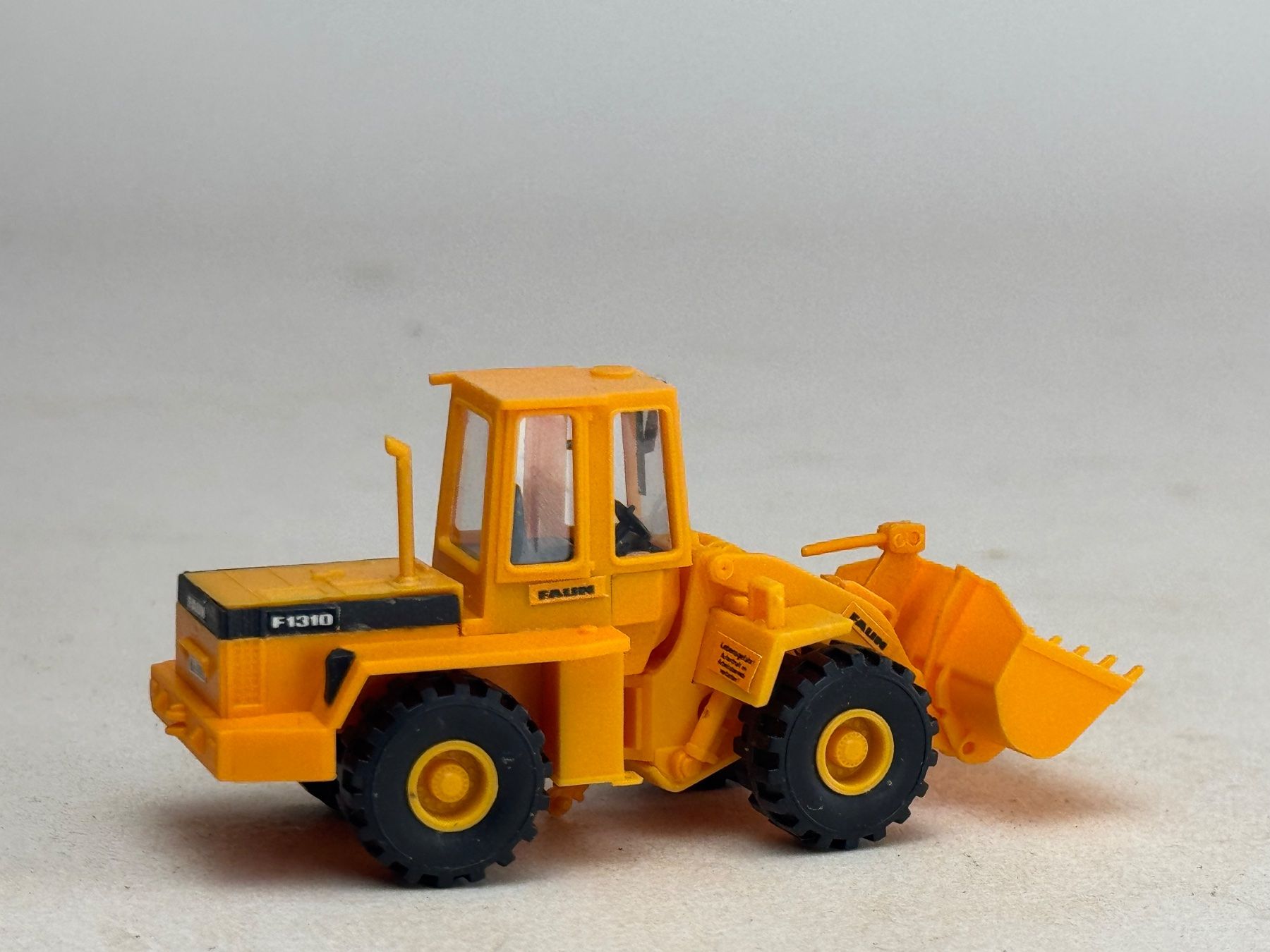 Kibri Modellini d'auto: VE1- Kibri Radlader orange – Usato da Elm venduto da Wikmtz 1
