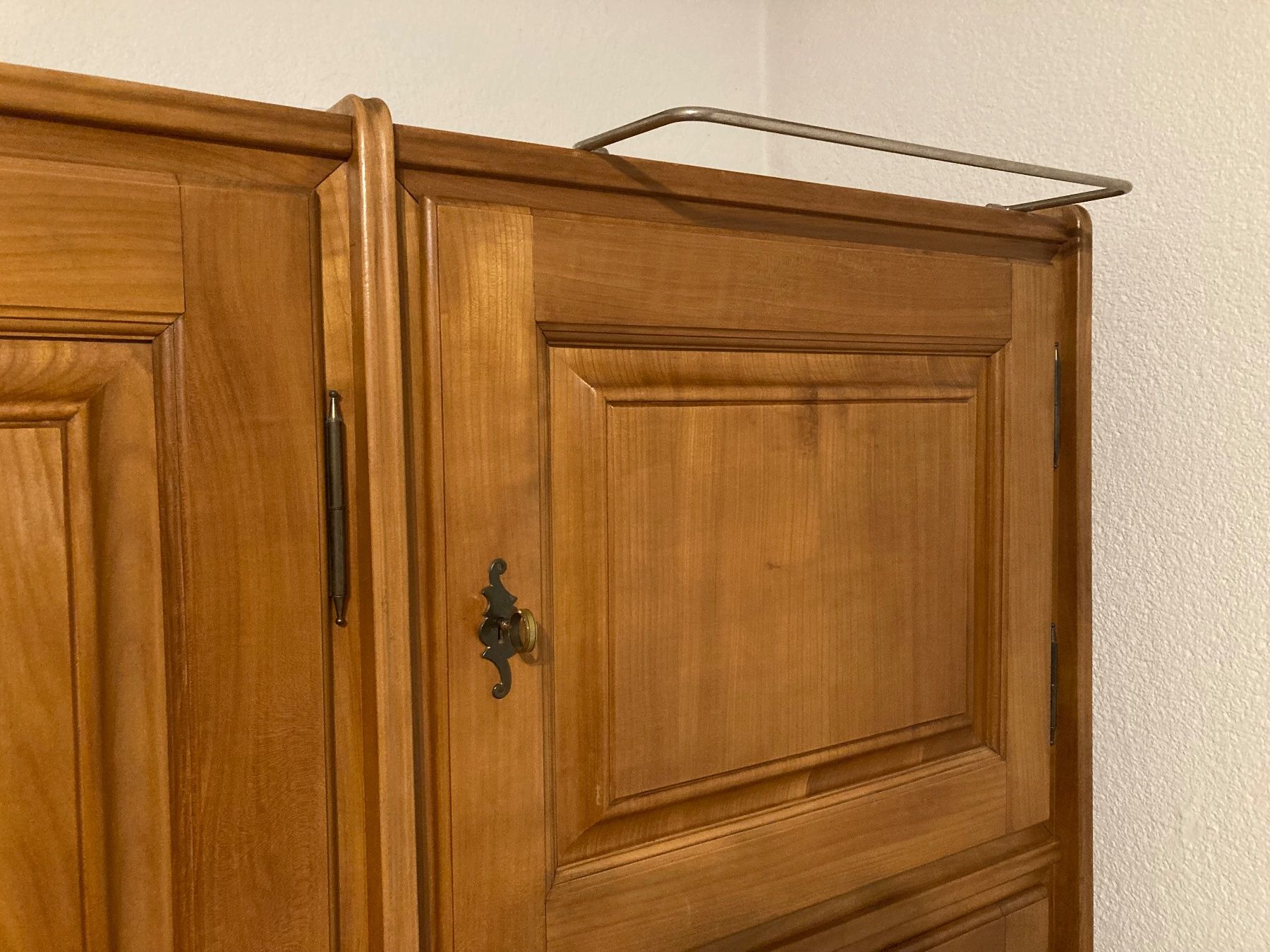 Armoires: Kleiderschrank – D'occasion à Zürich par ju314 1