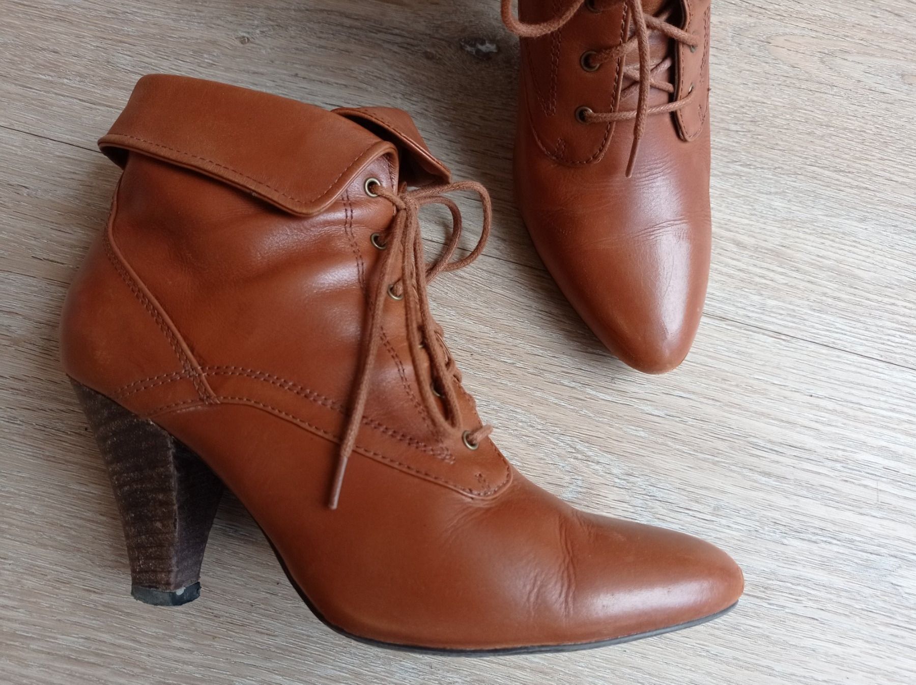 Esprit Scarpe da donna: Esprit Stiefelette 39 braun cognac – Usato da Zürich venduto da Julia0123