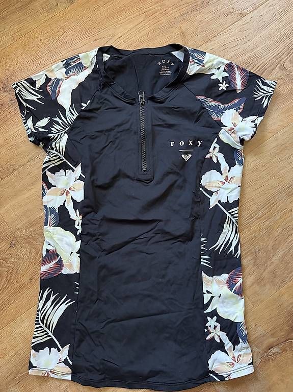 Roxy T-Shirts: Roxy Kurzarm Rashguard Grösse M – Gebraucht aus Tägerwilen von _Moonlight_