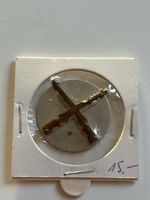 Abzeichen Gewehr gekreuzt Bronze mit 2 Nieten(S37)