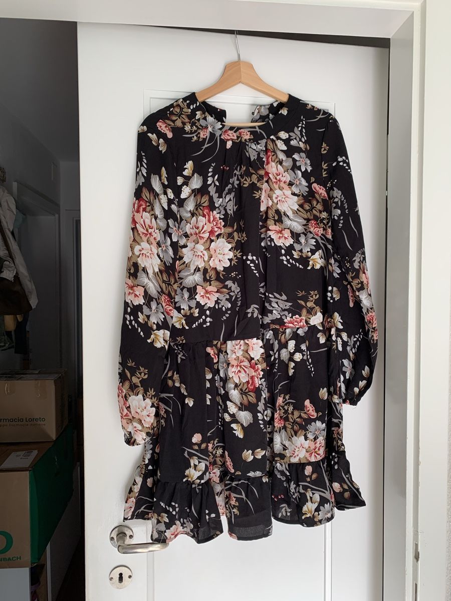 Lotti di vestiti: Grosses Kleiderpaket gr M/L – Usato da Olten venduto da ema_c6lr 2