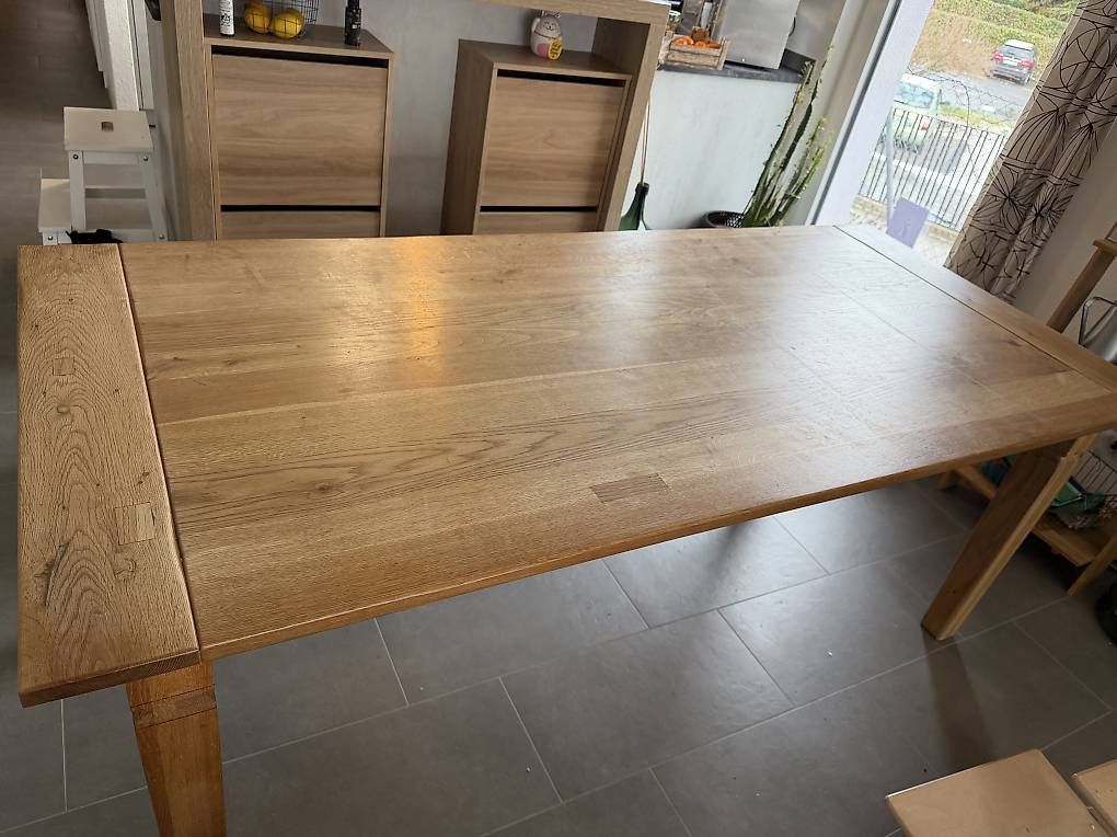 Tavoli: Vends table chêne blanchis massif avec banc – Usato da La Tour-de-Peilz venduto da pmi_hzc6 1