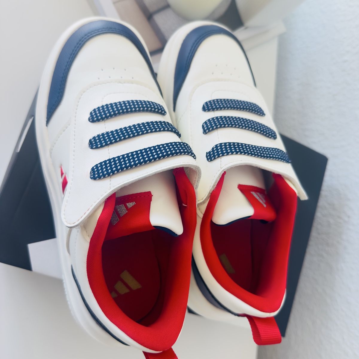 Adidas Scarpe per ragazzi: Adidas Sneaker, Kinder Schuhe, Neu, Gr. 35 – Nuovo e nell'imballaggio originale da Meggen venduto da AuDa17 2