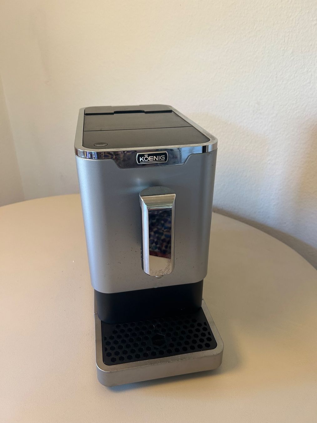 König Macchine per caffè & Macchine per espresso: Kaffee König Kaffeevollautomat NP 190.- – Usato da Rorschacherberg venduto da Svebe 8