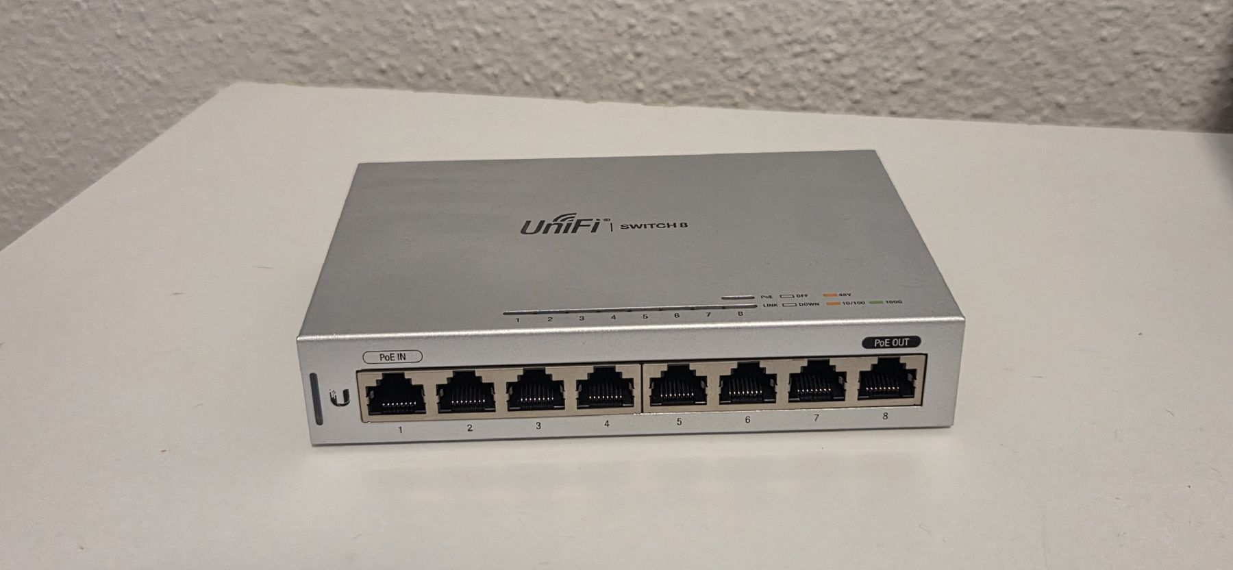 Ubiquiti Hubs & Switches: Unifi Switch 8 - Model US-8 – Gebraucht aus Ennetbürgen von Feenix