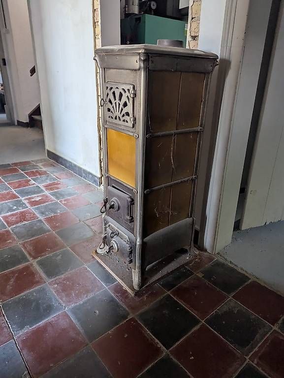 Altri mobili d'antiquariato: Alter Kachelofen  – Usato da Neuhausen venduto da etoile16 2