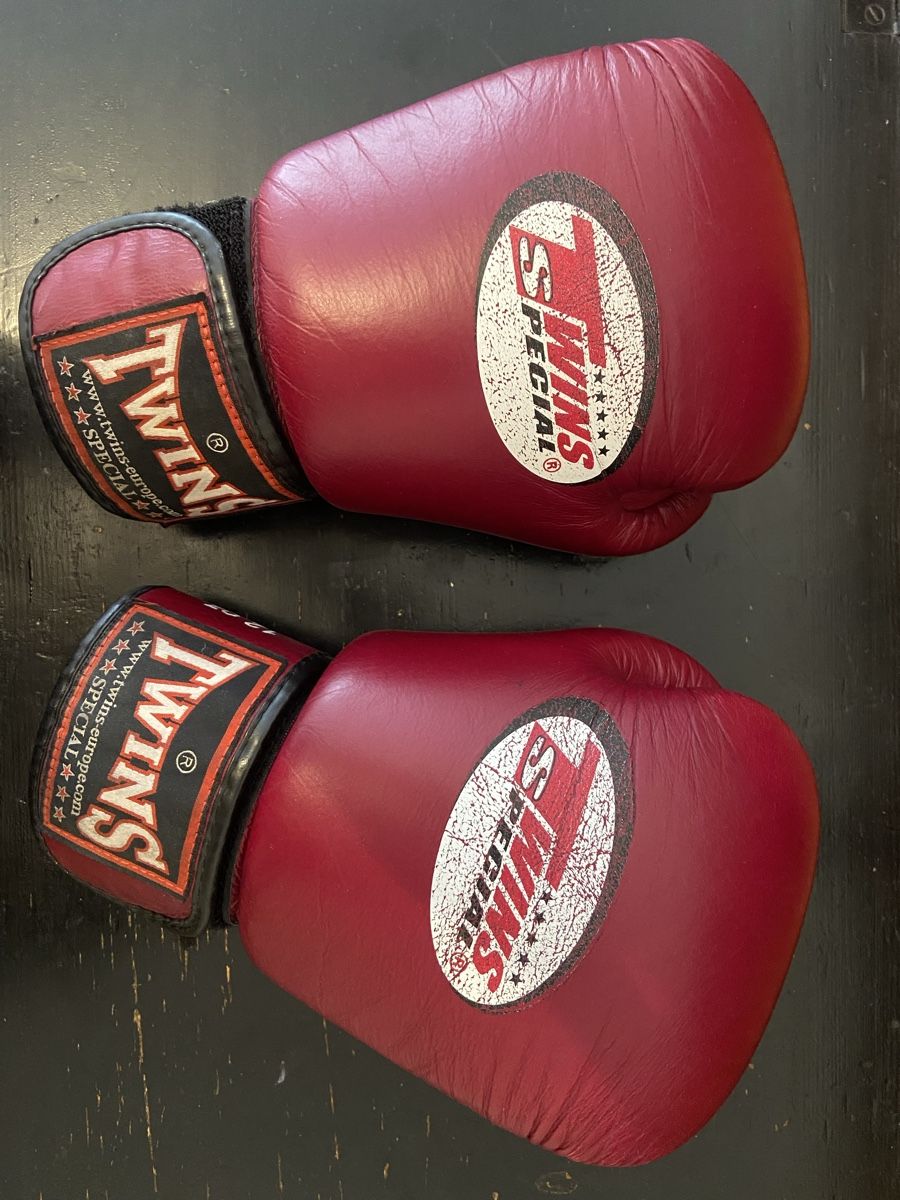 Guanti & manicotti: Boxhandschuhe Twins 12 oz rot Leder – Usato da Zürich venduto da luc_8sdm