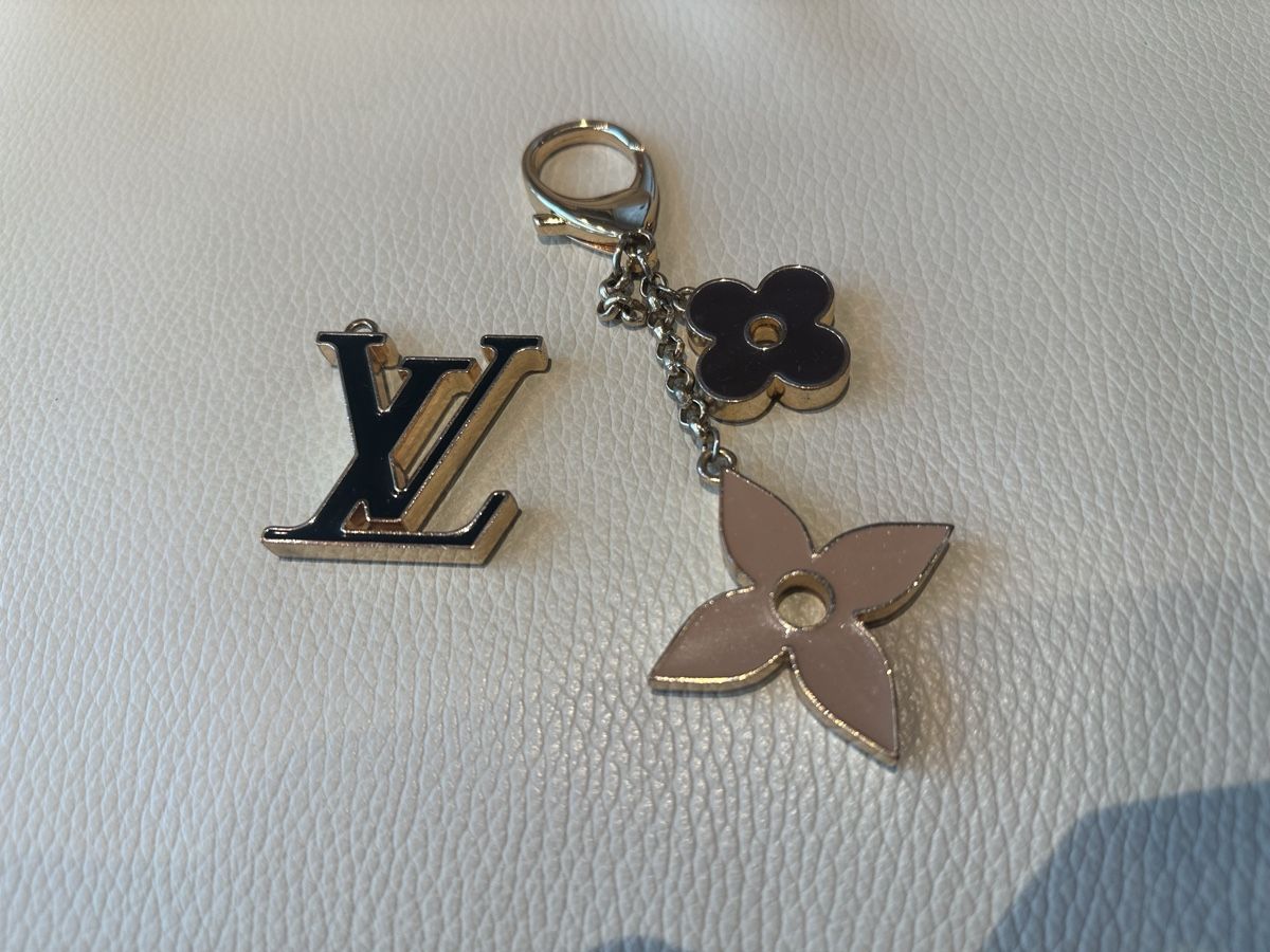 Portachiavi: Louis Vuitton Schlüsselanhänger – Usato da Luzern venduto da ariazalea 1