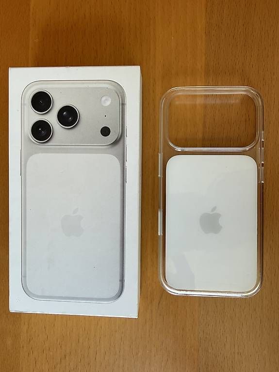 Apple Telefoni cellulari / Smartphones: IPhone IPhone 17 Pro 512GB Silver mit Hülle und Panzerglas – Usato da Au ZH venduto da Nicimahler