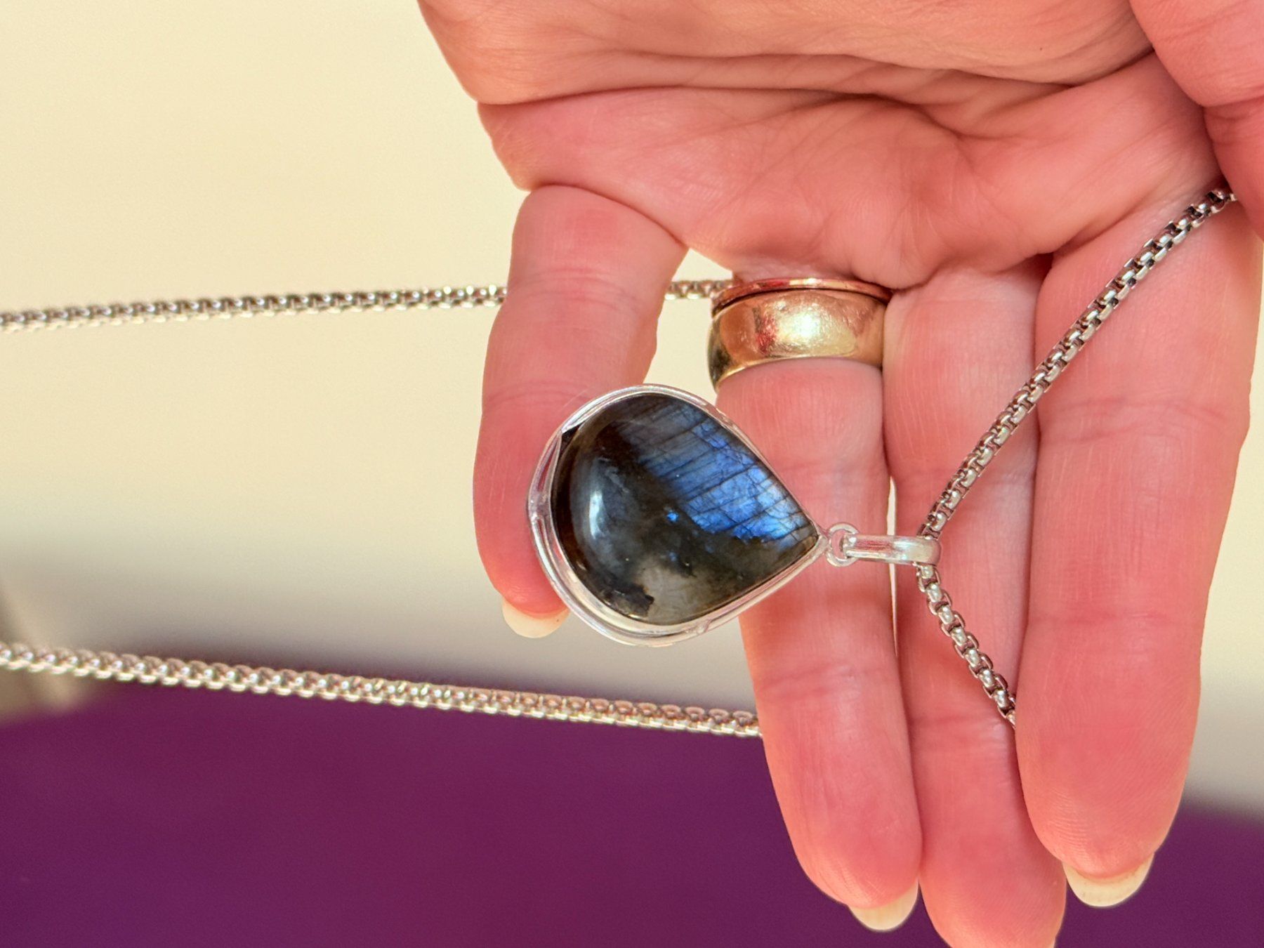 Catenine: Collier avec pendentif en labradorite naturelle – Nuovo e nell'imballaggio originale da Genève venduto da AGBERG 4