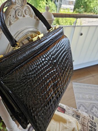 Elegante Vintage Handtasche Schwarz – Kroko-Optik – Goldfarb