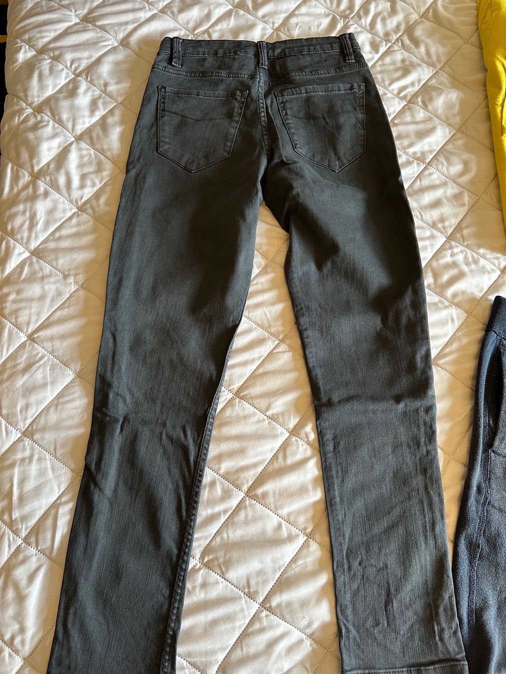 Kleiderpakete & -sets: Vide dressing armoire ado 146/152 lot 3 – Gebraucht aus Marly von Kouli 7