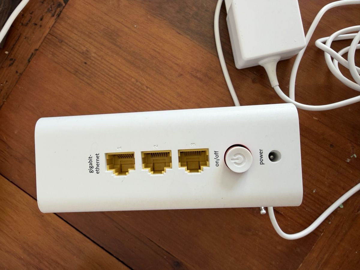 Swisscom WiFi: Swisscom WLAN-Box mit Netzteil gebrauchter Zustand – Usato da Hermrigen venduto da Paco0411 3