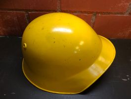Schweizer Armee Militär Militärhelm Luftschutz Zivilschutz