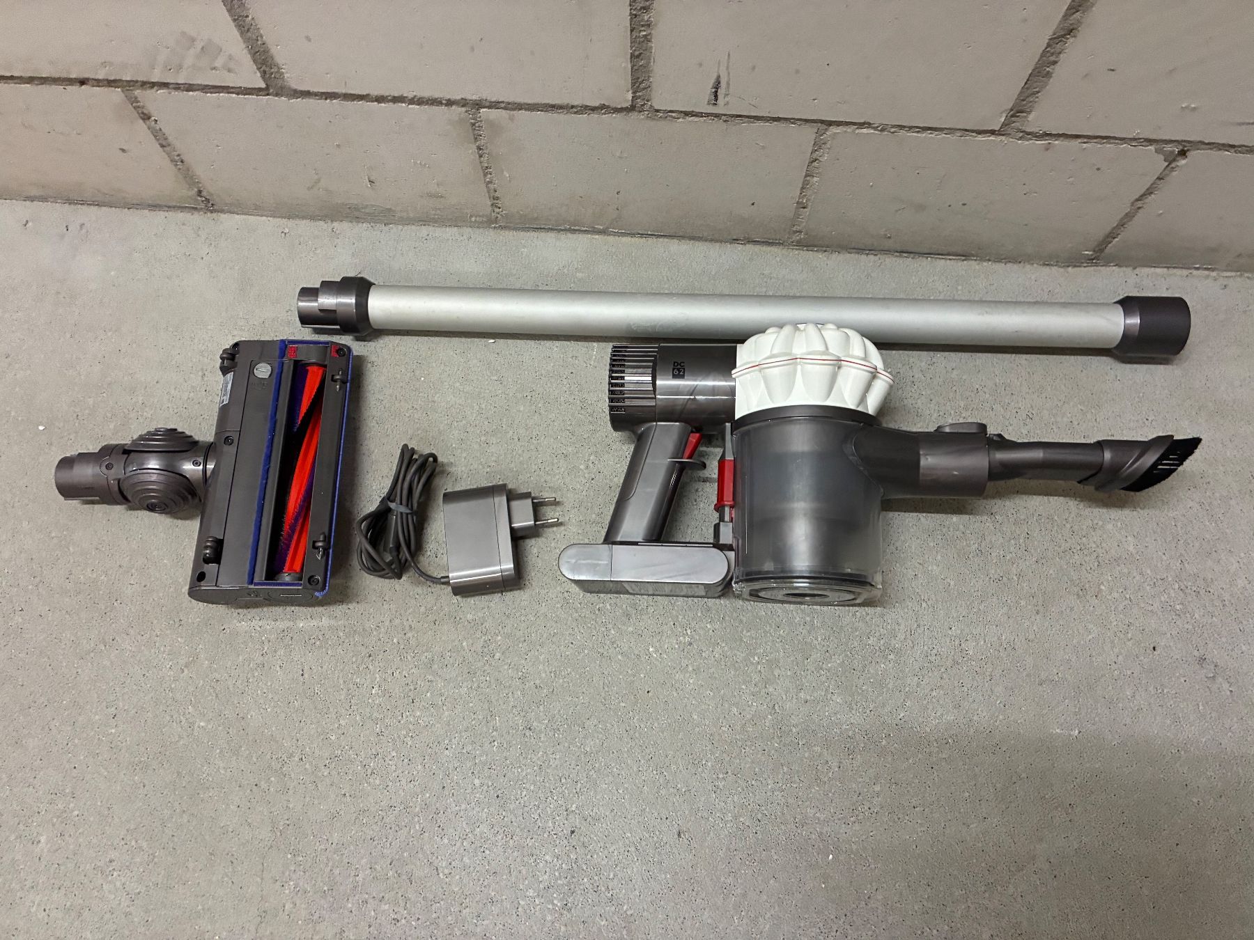 Dyson Staubsauger & Zubehör: Dyson DC 62 – Gebraucht aus Hendschiken von zkos 1