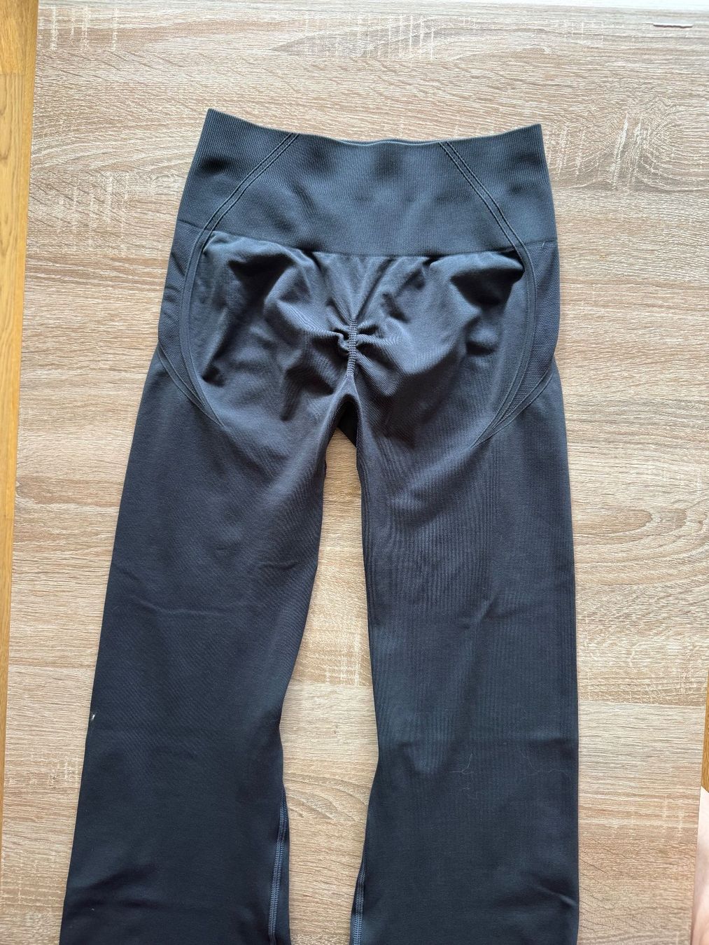 Leggings: Oner Active EFFORTLESSLIFT™ SEAMLESS FLARED BOTTOMS - S – Nuovo (secondo la descrizione) da Zürich venduto da SNovo 2