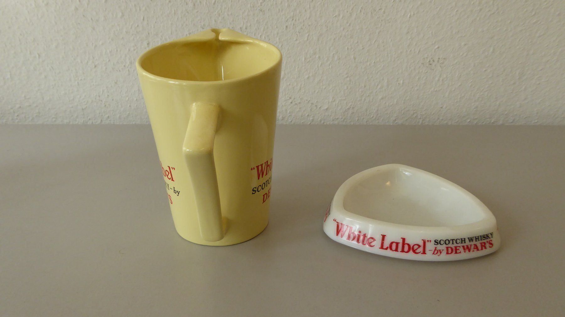 Karaffen: WHITE LABEL WHISKY - KRUG + ASCHENBECHER – Gebraucht aus Blauen von Sanhein 1