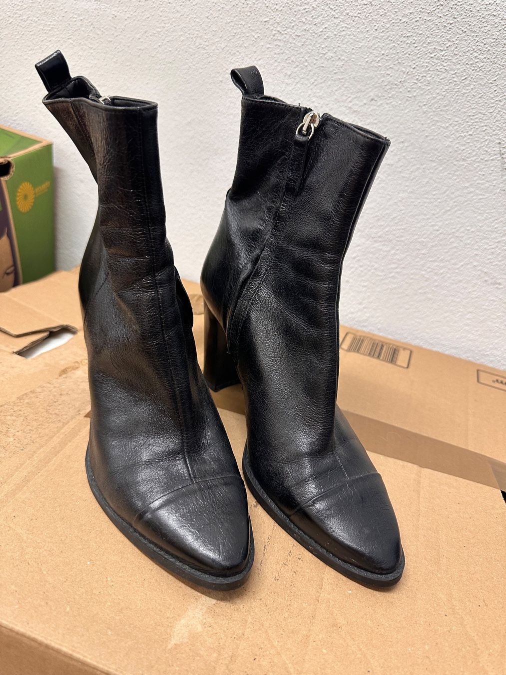 Zara Chaussures femmes: Schwarze Stiefel – D'occasion à Zürich par Naohmyxraphaela