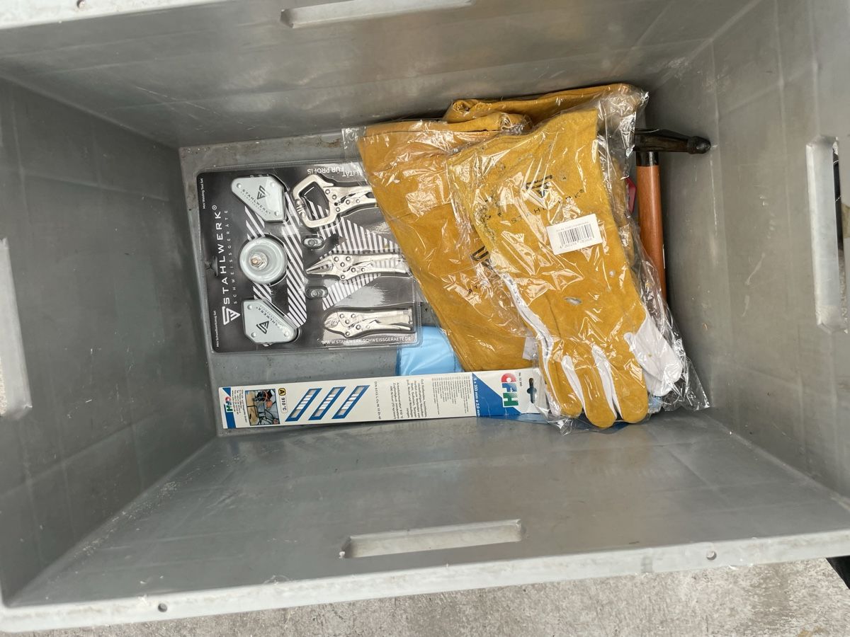 Saldatori: Komplettes Schweiss Set inkl. Tisch – Usato da Bäch SZ venduto da inf_jgc8 3