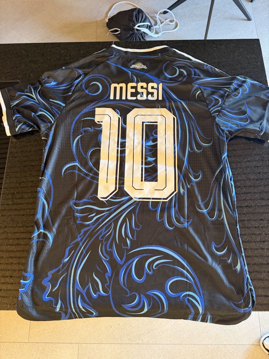 Canottiere & Pantaloni: Argentinien Messi Trikot – Nuovo (secondo la descrizione) da Güttingen venduto da JeffreyGucc 3