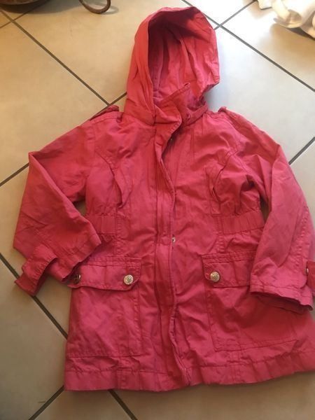 Giacche & Cappotti: Rote Mädchen Mantel mit Kapuze 98 – Usato da Bergdietikon venduto da antovale