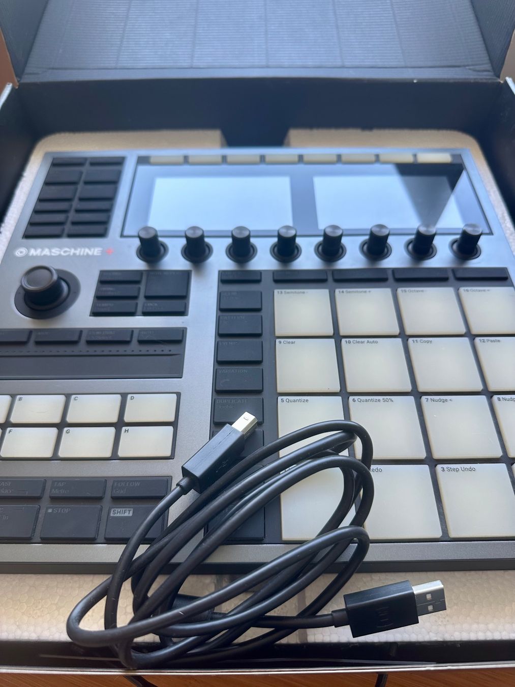 Native Instruments Console di mixaggio: Native Instruments Maschine Plus – Nuovo (secondo la descrizione) da Lausanne venduto da yan_m5zs 2