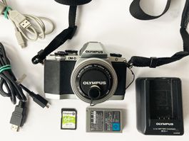 Olympus OM-D E-M10 Systemkamera Digitalkamera + Zubehör