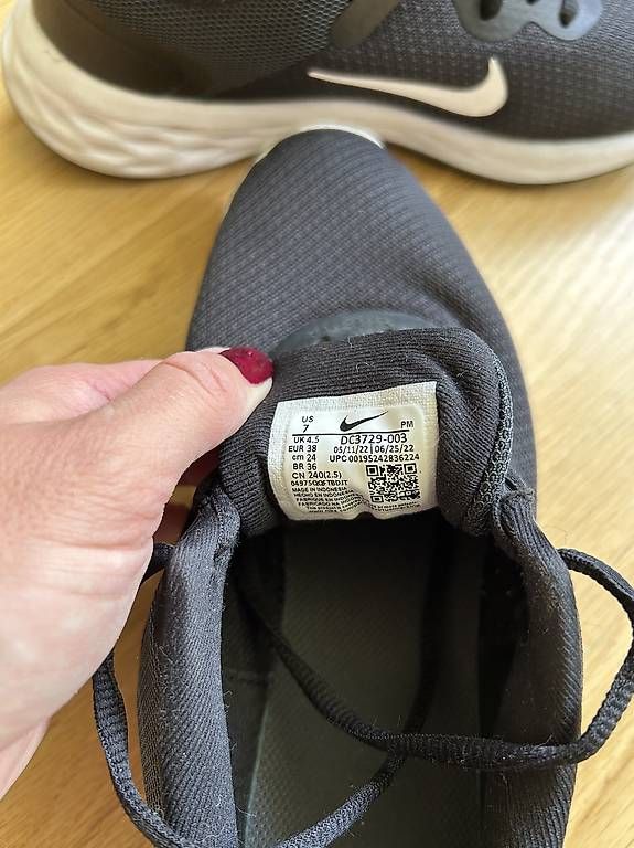 Chaussures hommes: Nike Schuhe schwarz – D'occasion à Weisslingen par seat_driver 2