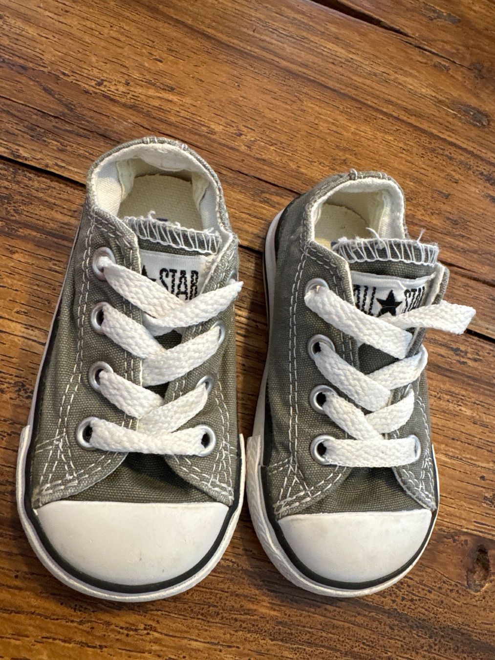 Converse Scarpe da uomo: Converse Sneaker Grösse 20 – Usato da Wangen b. Olten venduto da na_wal