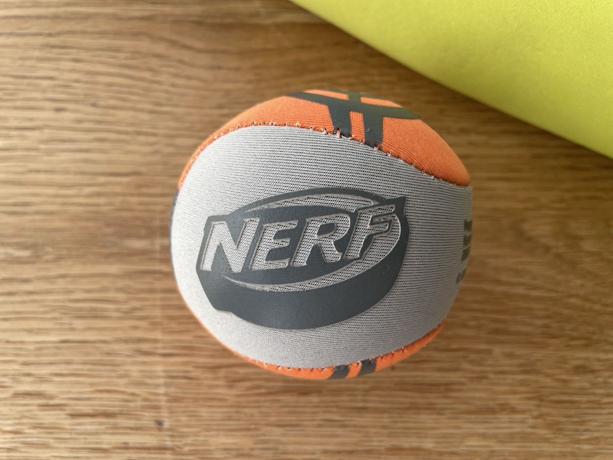 Nerf Spielzeuge: Nerf Softball-Schläger inkl. Softball – Gebraucht aus Zürich von piervier4 1