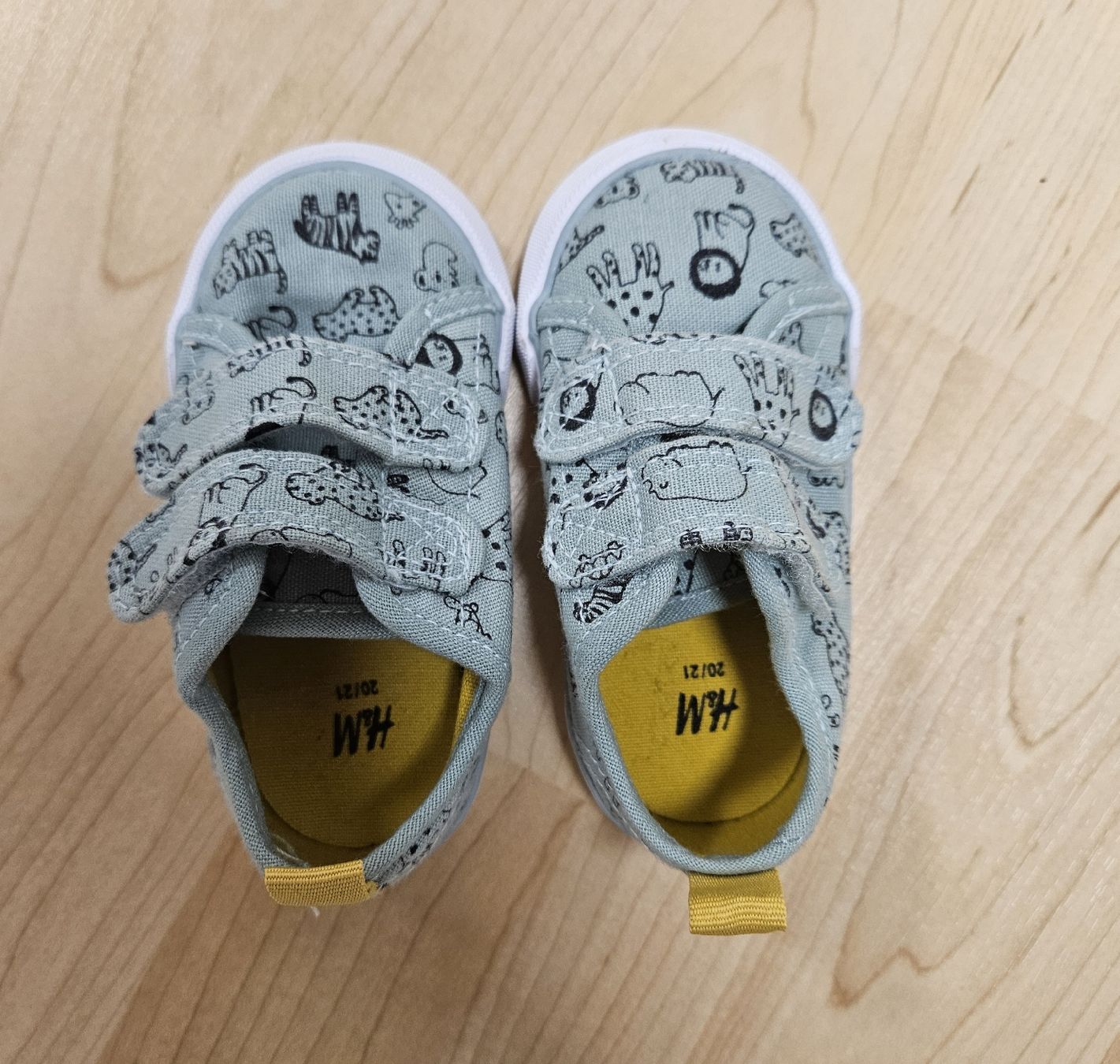 H&M Scarpe per ragazzi: Schuhe Gr.20/21 wie neu – Usato da Wallenwil venduto da Alain2010 1
