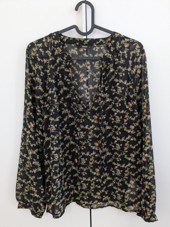 Leichte, blumige Bluse von Only Gr. 36