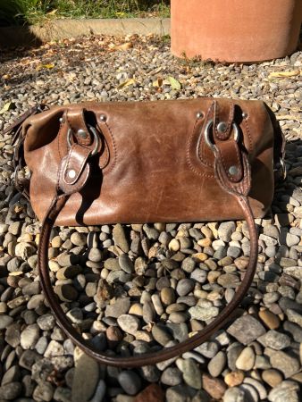 Braune Lederhandtasche, Marke Globus