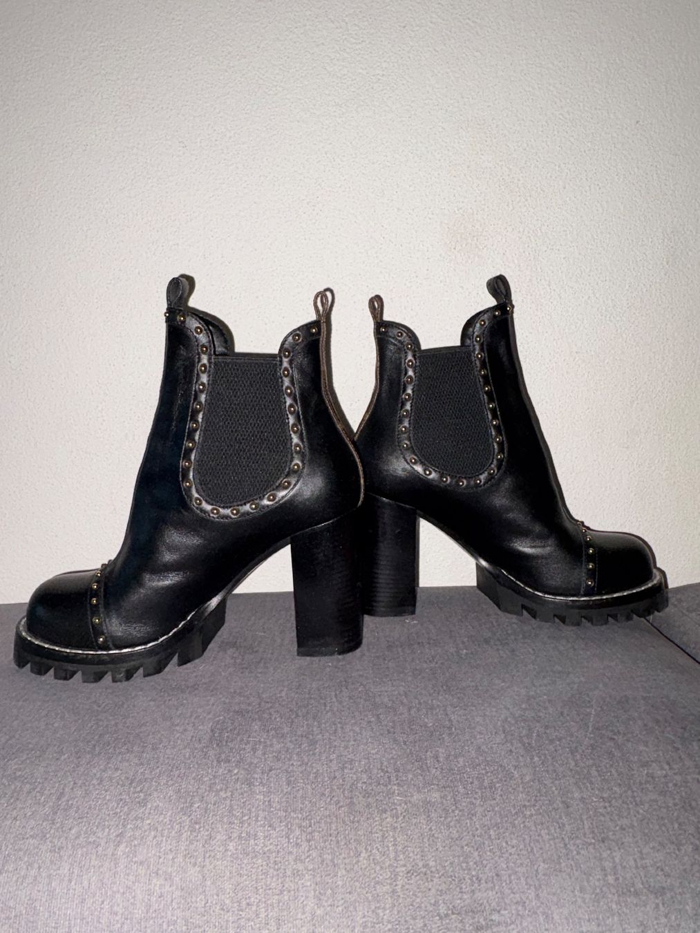 Louis Vuitton Damenschuhe: Louis Vuitton Stiefeletten – Gebraucht aus Aadorf von nadinefassler 1