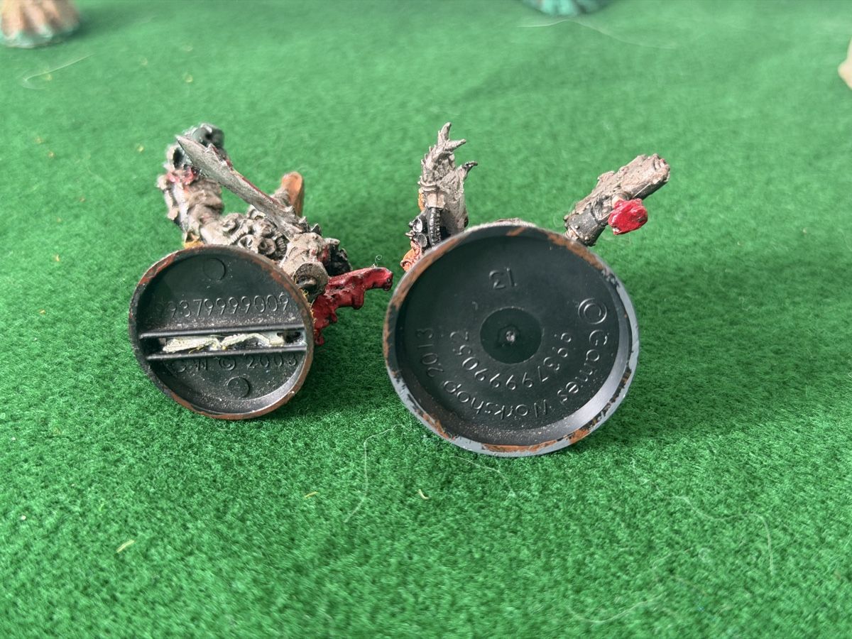 Kit di modellismo & Modellini statici: Warhammer 40K - 2 miniature Chaos Space Marines dipinte! – Nuovo (secondo la descrizione) da S. Pietro venduto da nap_9xjt 4
