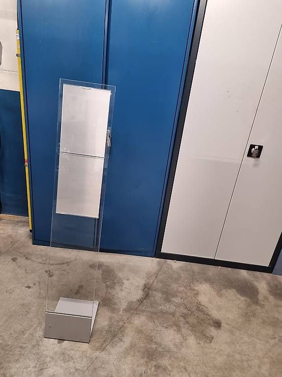 Allestimento di negozi e stand fieristici: Auto Infoständer A4aus Plexiglas 2 Stück – Usato da Rupperswil AG venduto da Fiatpafumi 1