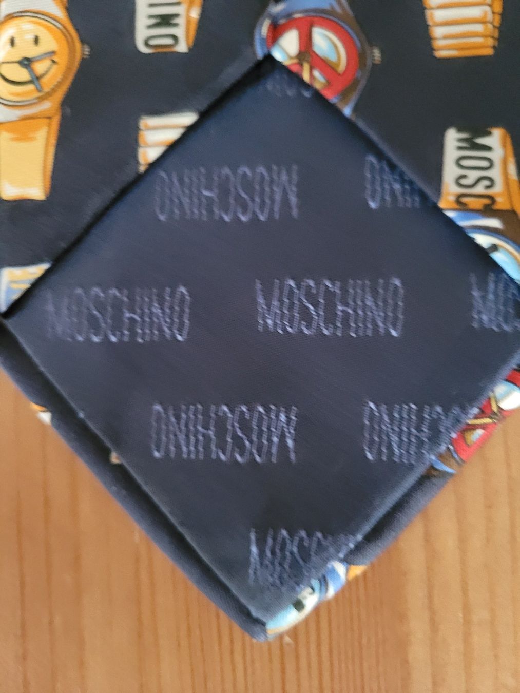 Moschino Cravatte: Moschino Krawatte – Usato da Winterthur venduto da Annie-Hall 4