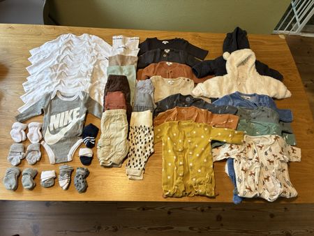 Babykleider-Paket Grössen 50 und 56