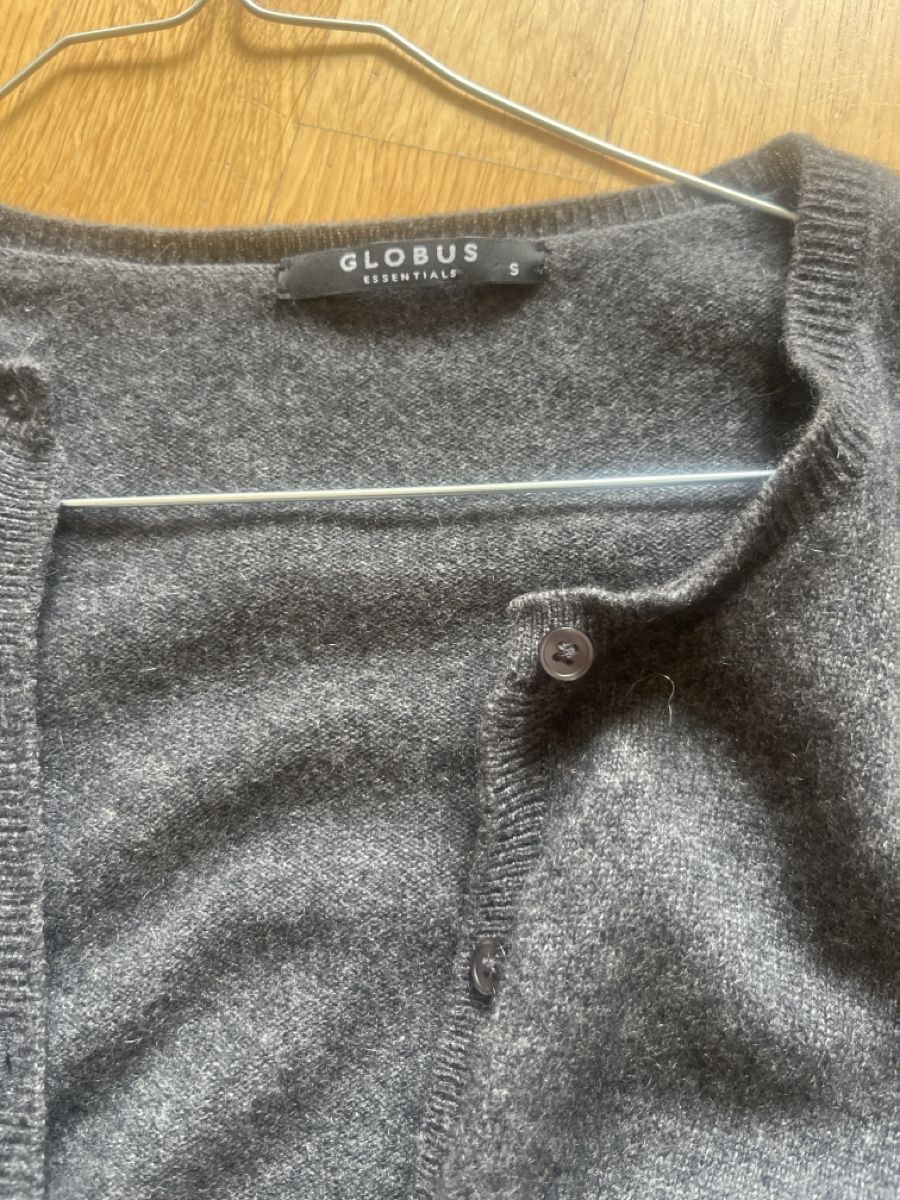 Globus Giacche: Globus essentials 💯 % Cashmere Strickjacke S grau – Usato da Zürich venduto da kleinesgrau 1