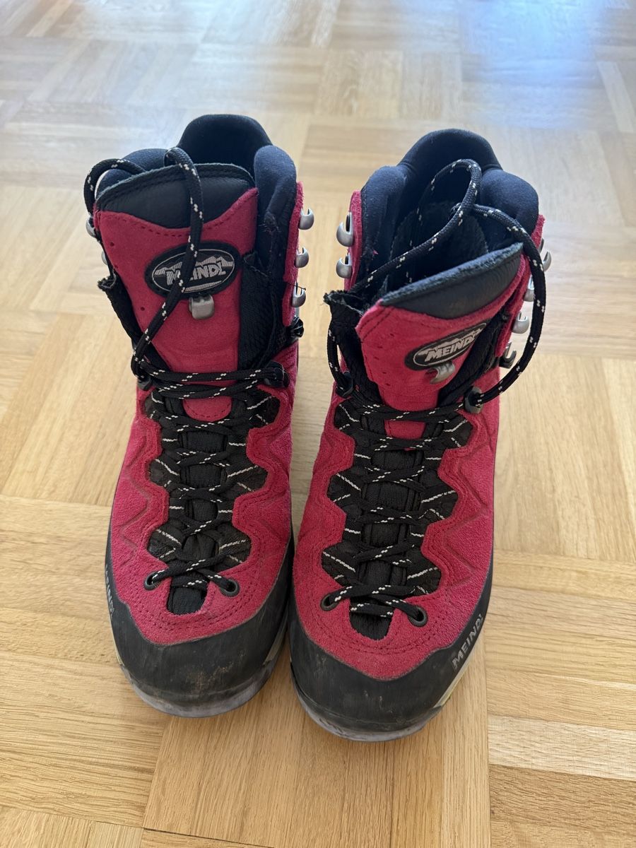 Meindl Scarpe da donna: Meindl Wanderschuhe pink Grösse 39 guter Zustand – Usato da Liestal venduto da Olivia_W
