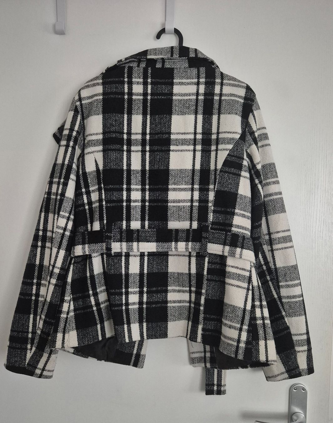 Cappotti: Karierter Kurzmantel Gr. 40 – Usato da Volketswil venduto da Dokinka 5