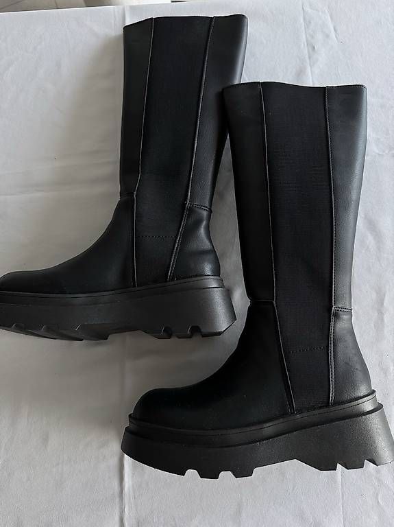 Scarpe da donna: Schwarze Chunky-Stiefel  Grösse 39 – Nuovo e nell'imballaggio originale da Schlieren venduto da gue_m9qk 4
