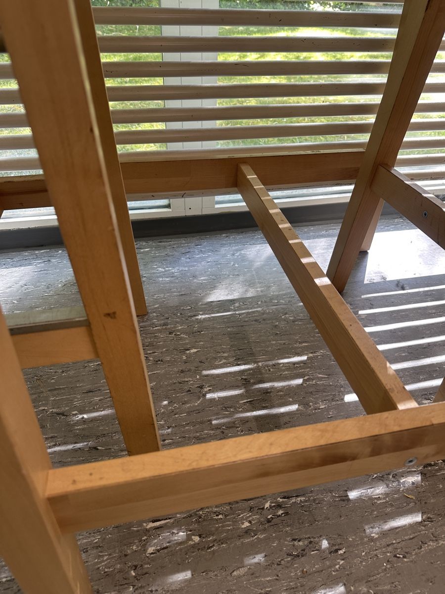 Set di tavolo e panche: Stehtisch mit 3 Hockern – Usato da Bern venduto da ykl_jgz8 5