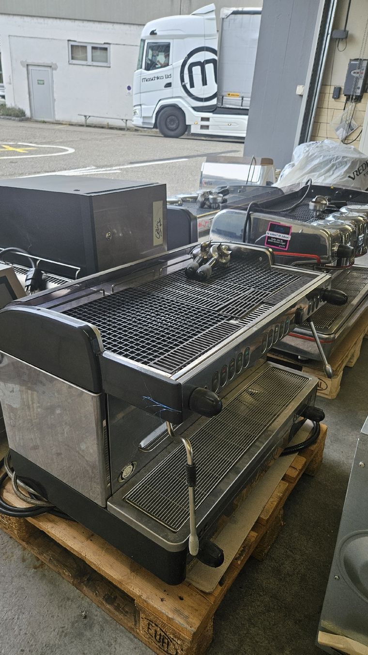 Cimbali Kaffeemaschinen & Espressomaschinen: La Cimbali M29 Selectron – Defekt aus Uster von Caffeiannotta