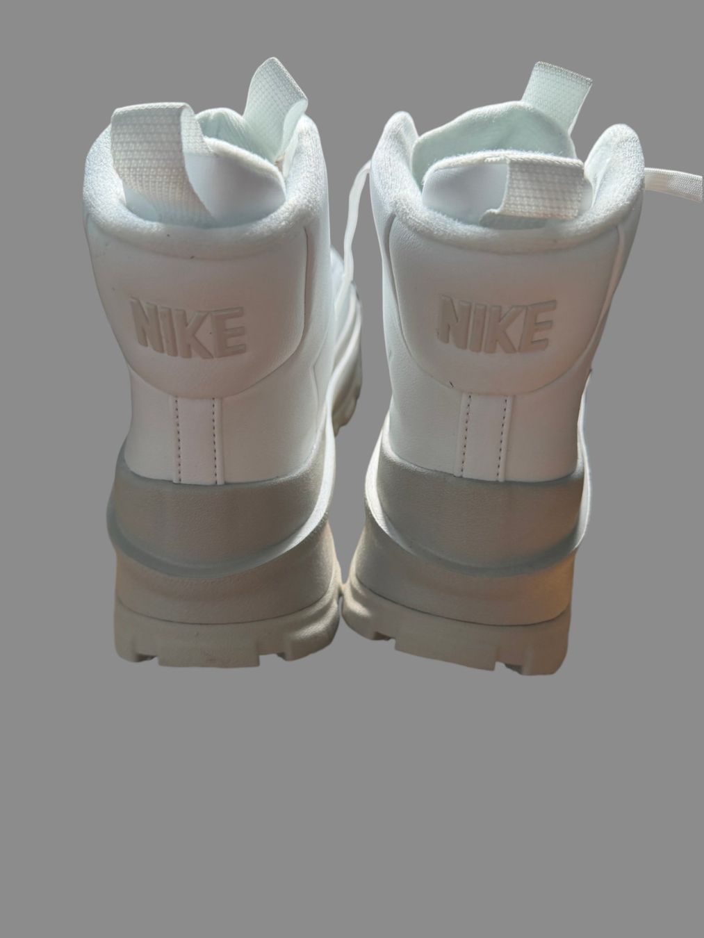 Nike Herrenschuhe: Bottes Nike blanches neuves taille 40 – Neu (gemäss Beschreibung) aus Plan-les-Ouates von ste_fk5k 7