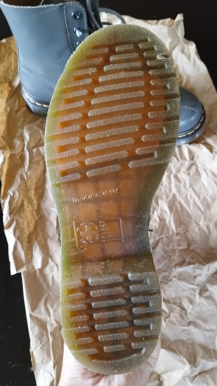 Dr. Martens Herrenschuhe: graue dr. martens gr. 42 ungetragen – Neu (gemäss Beschreibung) aus Entlebuch von grenzganger 2