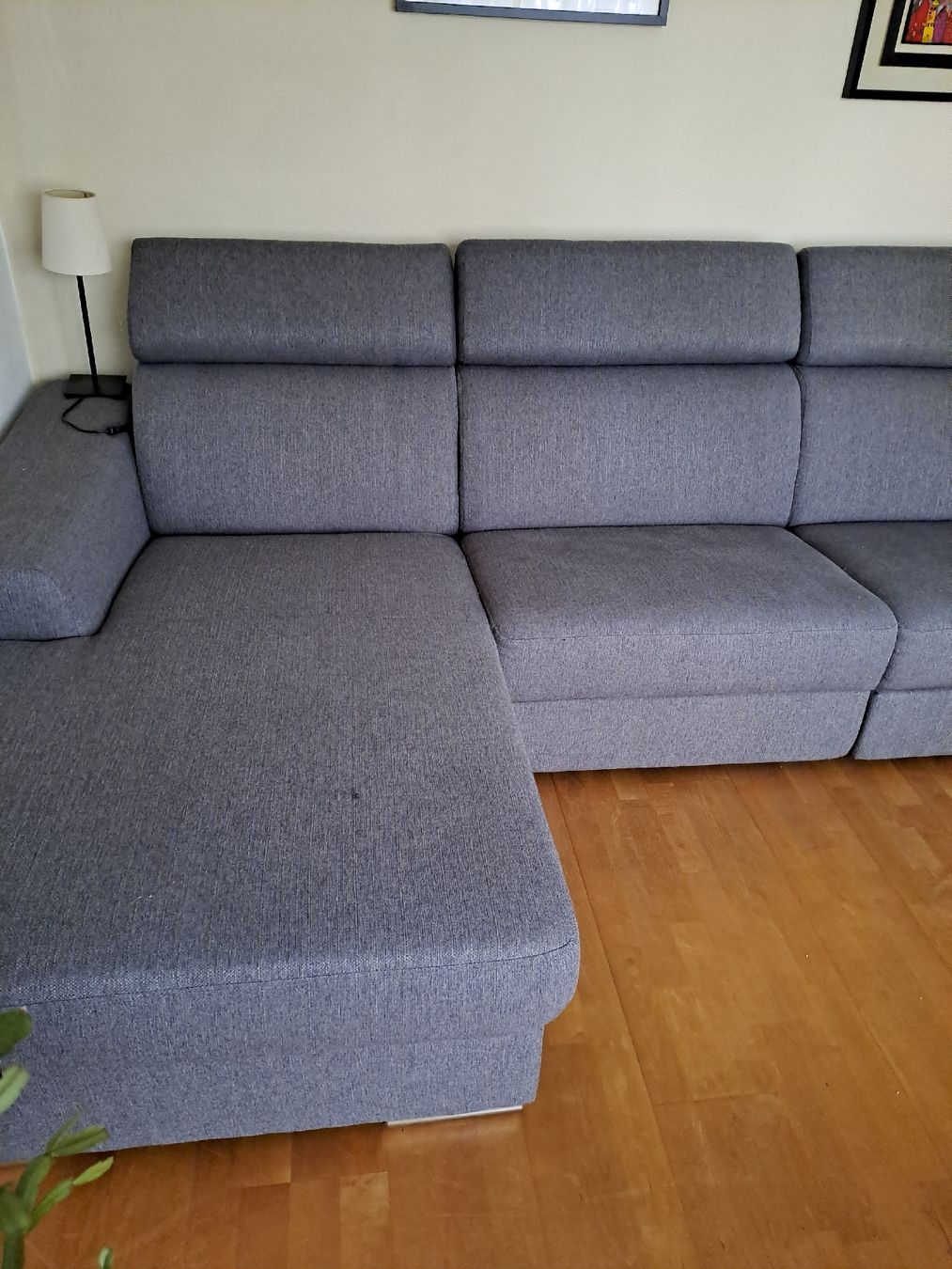 Livique Sofas: Stoff Sofa elektrisch – Gebraucht aus Rheinfelden von Ailasor 1