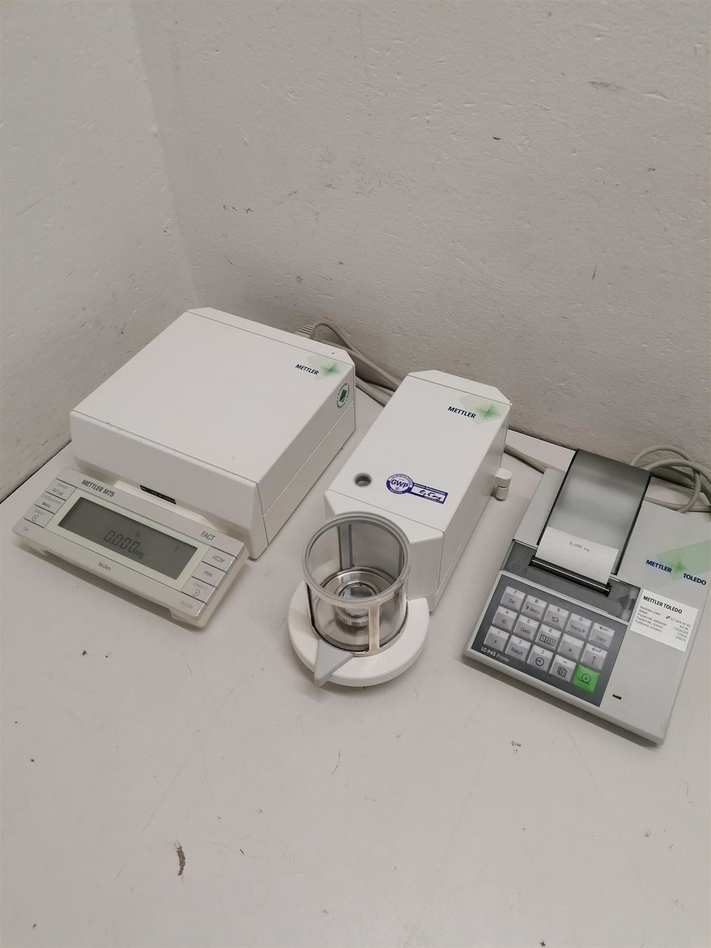 Accessori da laboratorio: Mettler Toledo MT5 Mikro Waage + Printer – Usato da Niederdorf venduto da LeptonAG_Labor 2